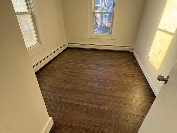 5th image of 7 Somers St #A