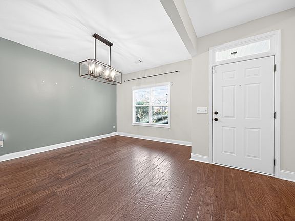 3rd image of 9566 Yarbrough Rd