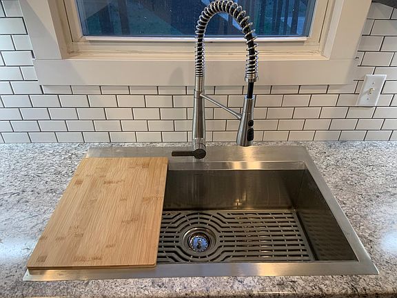 3rd image of 207 Fuller Ave SE APT 1