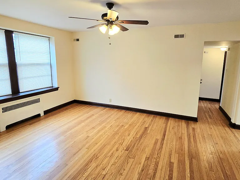5837 Devonshire Ave — Photo 6
