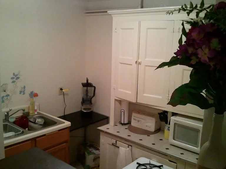 894 Grand Ave — Photo 11
