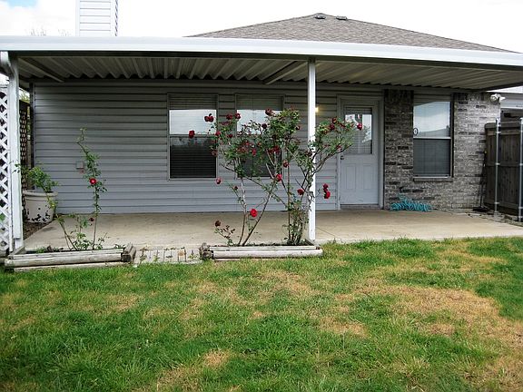 3rd image of 2321 Graystone Dr