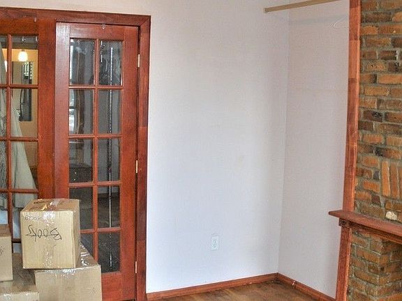 5th image of 255 Evergreen Ave APT 2R