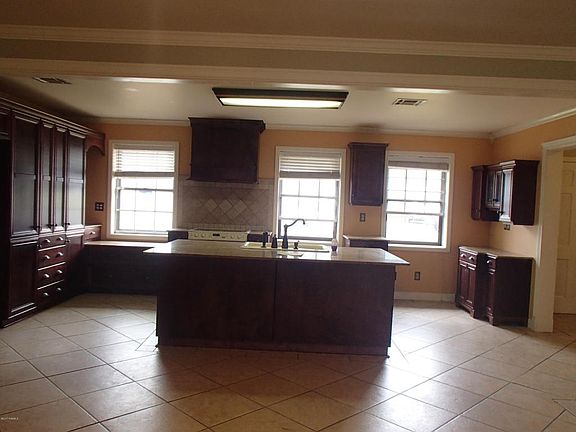 2nd image of 1430 W Ash Ave