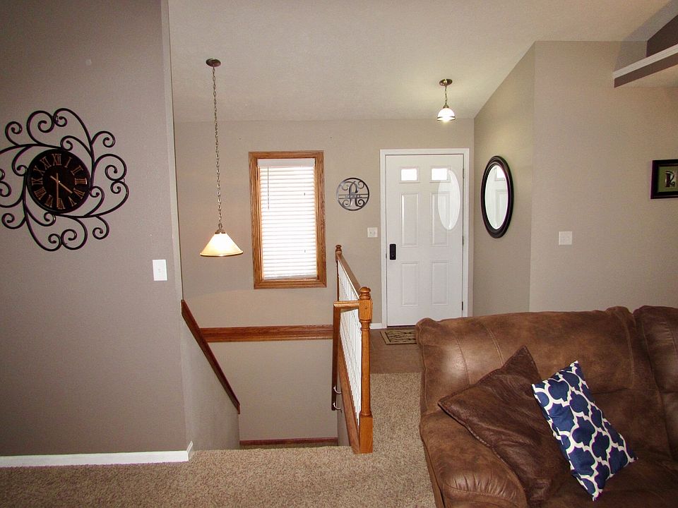 504 Tanglewood Dr, Dodge City, KS 67801 Zillow