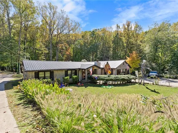 221 Shallowford Dr, Gainesville, GA 30504