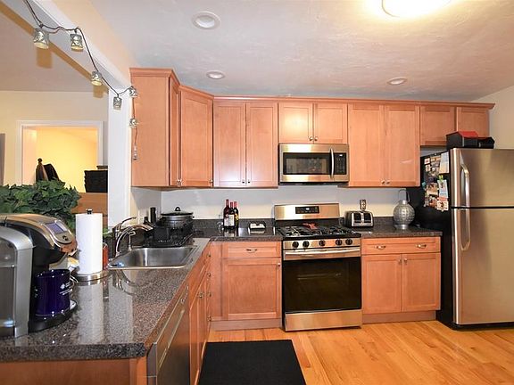4th image of 23 Sawin St #23
