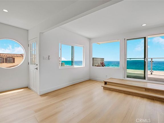 3rd image of 3600 The Strand APT D