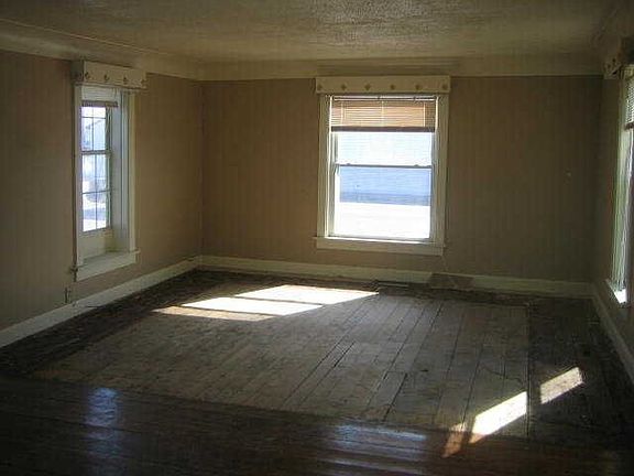 5th image of 9710 Saginaw St