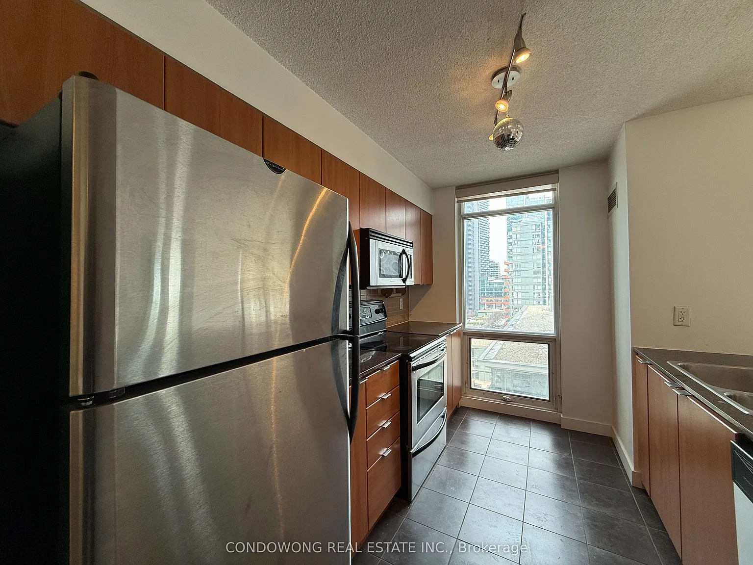 2 bed, $2,500 — Photo 4