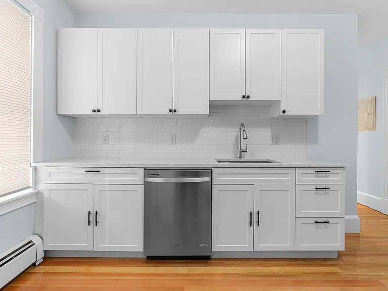 15 Romsey St #1 — Photo 7
