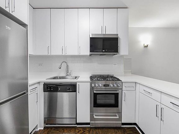 4th image of 165 E 35th St APT 9E