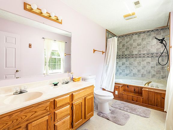 5th image of 710 Malin Dr