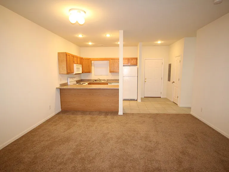 1515 Hutton Way #B1 — Photo 2