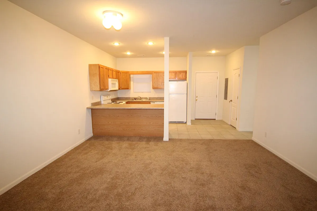 Building Photo - 1515 Hutton Way #B1