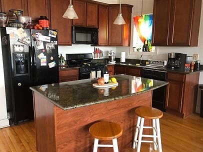 3rd image of 915 W Dakin St #11028792