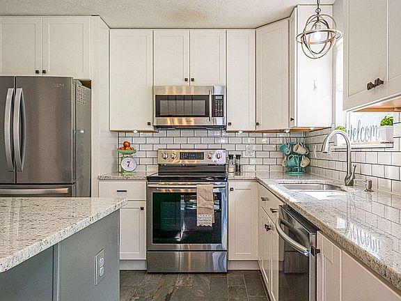 5th image of 4430 Frontenac Dr