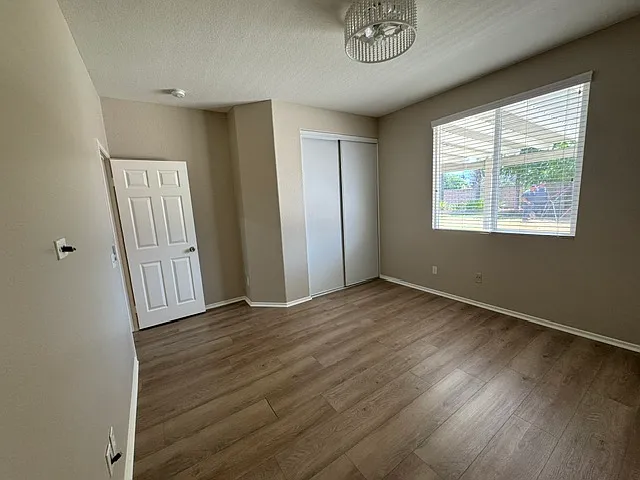 2136 Bowdoin St — Photo 36