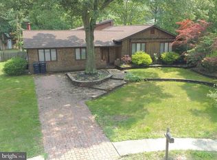 1 Claridge Ct, Absecon, NJ 08201