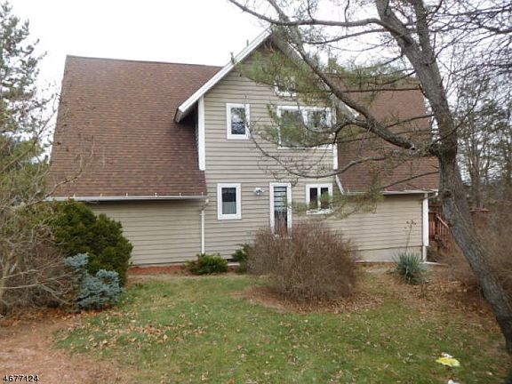 2nd image of 30 Ivy Pl