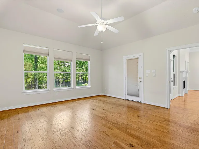 106 Lazy Springs Dr — Photo 17