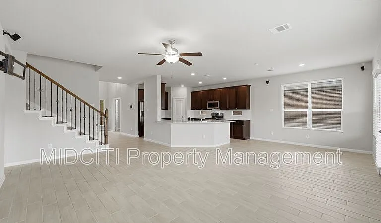 1858 Lauter Ln — Photo 11
