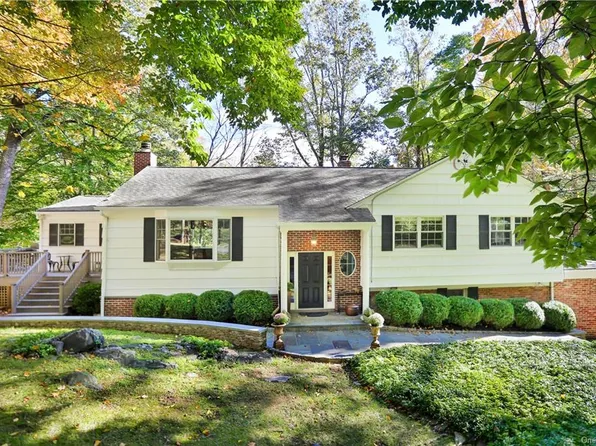 4 Dogwood Dr, Armonk, NY 10504