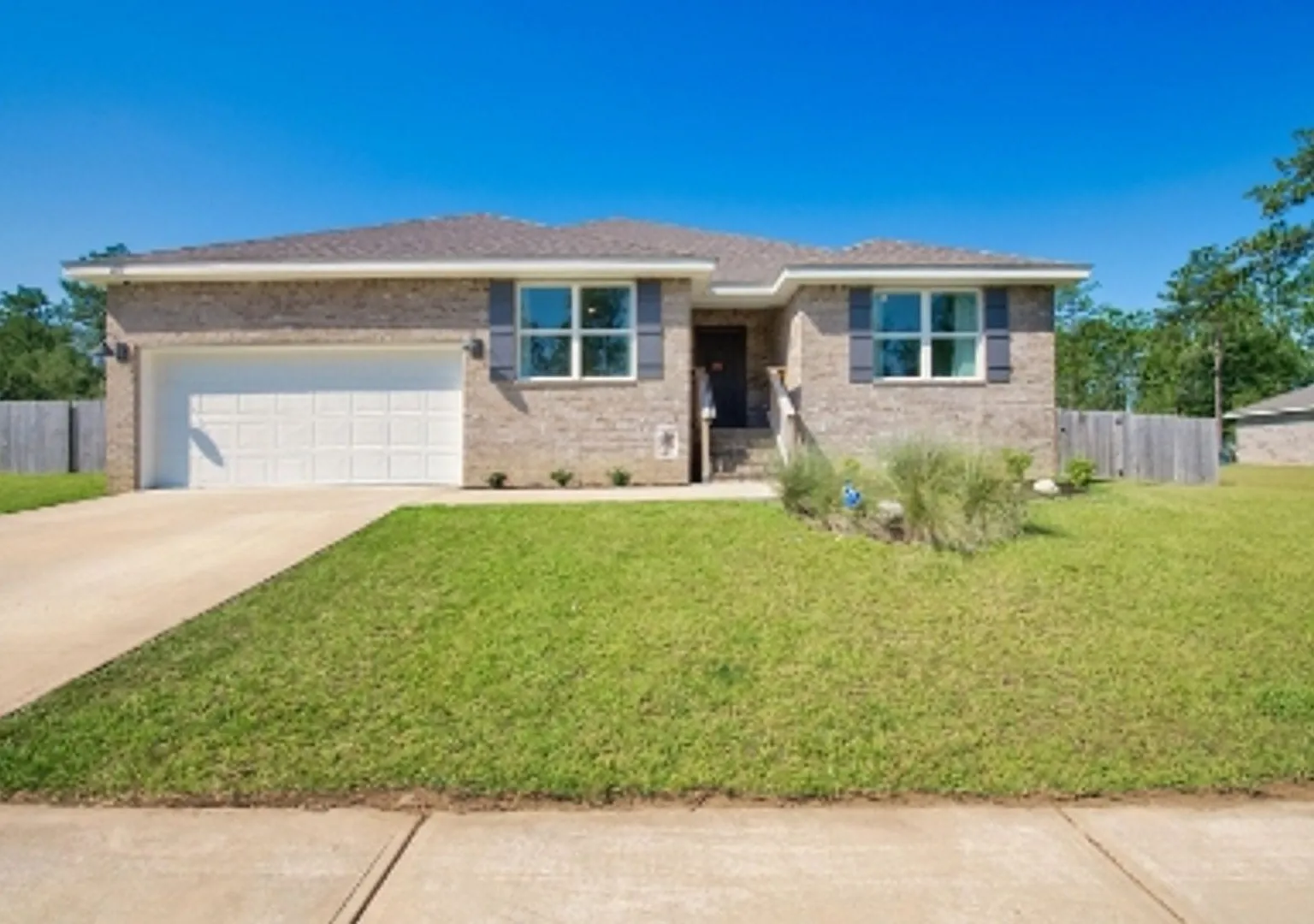Laurel Hill Home with Double Oven, Pantry, & Master Suite! — Photo 1