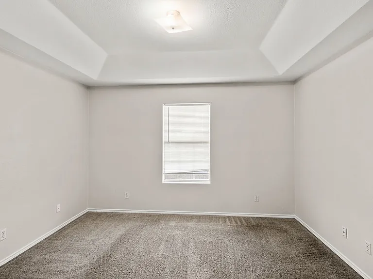 4416 Thunderbird Ave W — Photo 7