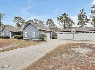 24 Queens Grant Circle SW, Shallotte, NC 28470