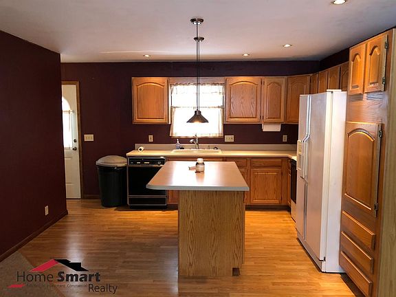 3rd image of 7940 Cherrywood Dr