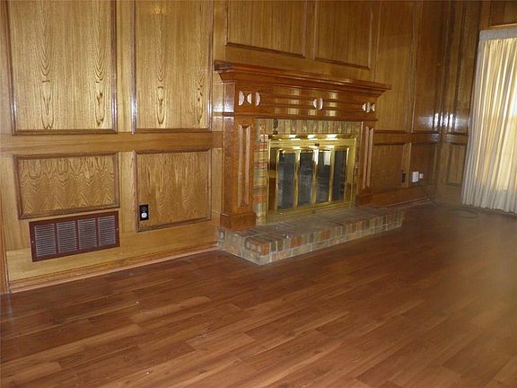 3rd image of 536 Hidden Brooke Dr