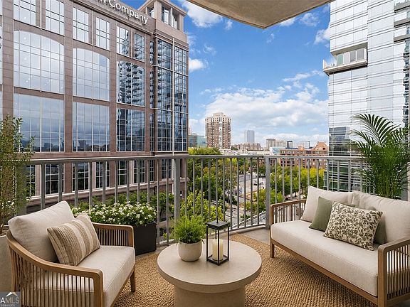 4th image of 400 W Peachtree St NW Unit 806