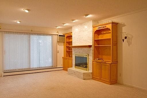 2nd image of 215 Barry Ave S Floor 2