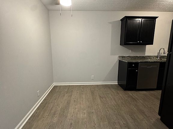 5th image of 226 Yager Ave #614