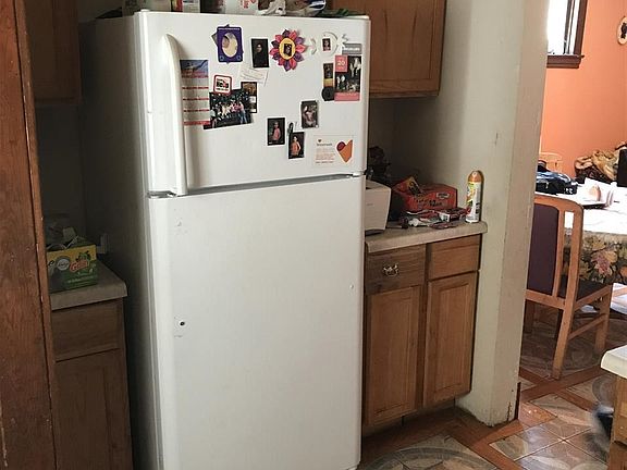 5th image of 228 Oakley Ave