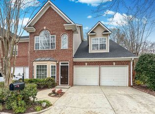 2000 Sterling Ct, Roswell, GA 30075