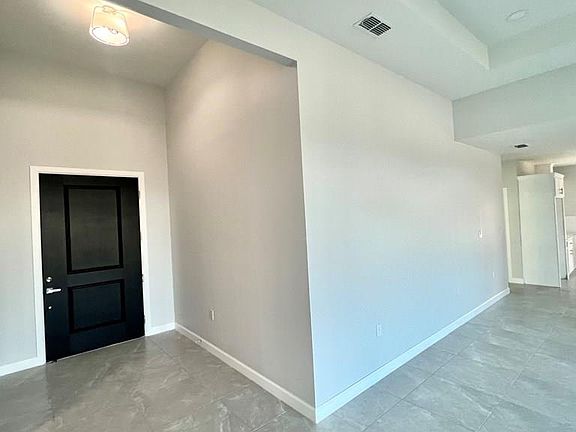 4th image of 7521 Pinewood Lk
