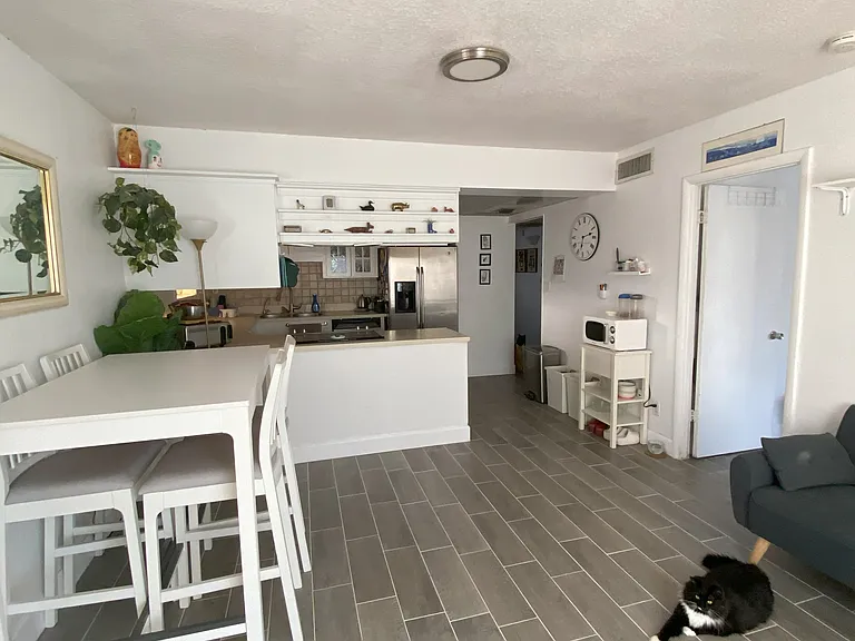 2410 E Manhatton Dr — Photo 13