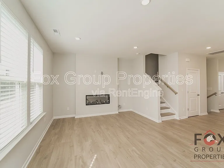 908 Mary Max Dr — Photo 13
