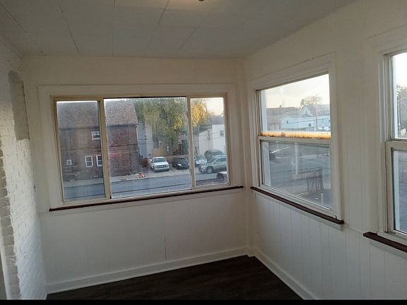 3rd image of 4944 Magoun Ave Floor 2