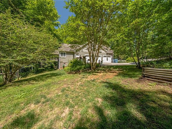 5th image of 7115 Laurel Point Dr