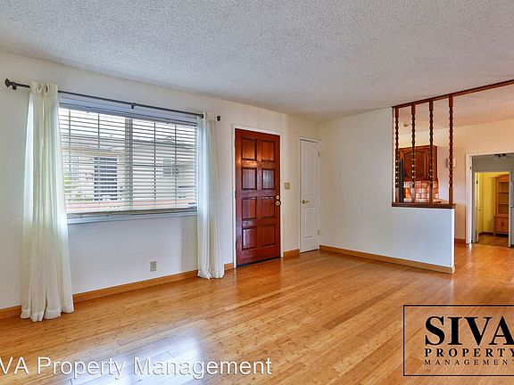 3rd image of 1561 Mount Pleasant Dr