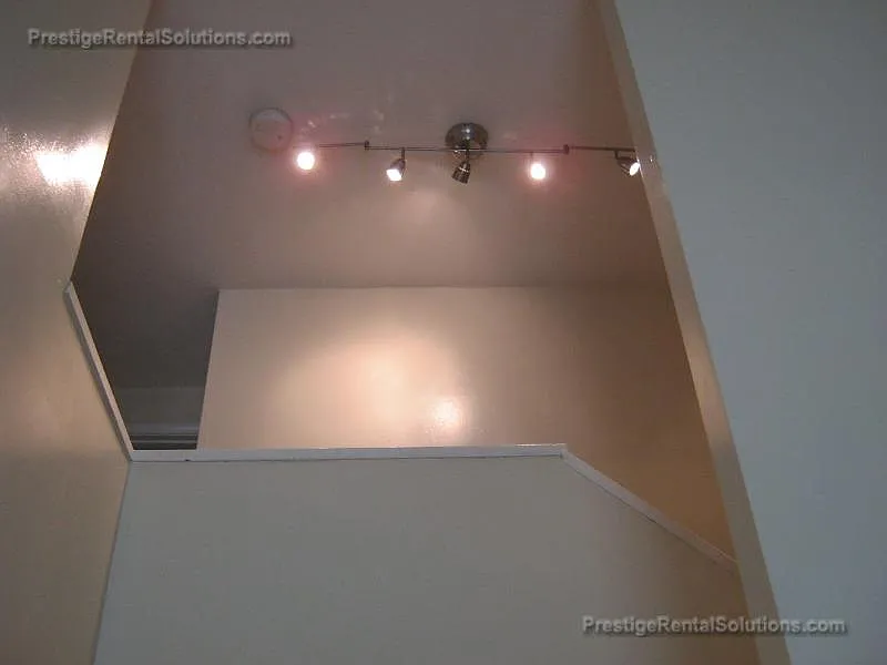 2 bed, 1.0 bath, 950 sqft, $2,075 — Photo 4