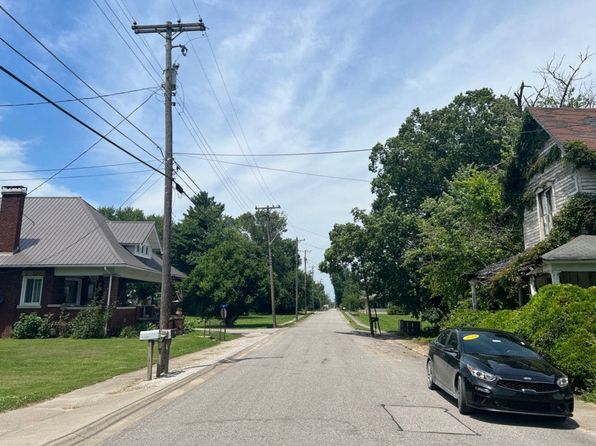 102 N Sycamore St, Campbellsburg, IN 47108