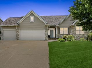 2481 Plymouth St, Marion, IA 52302