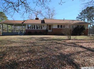 271 Warrenton Rd, Guntersville, AL 35976