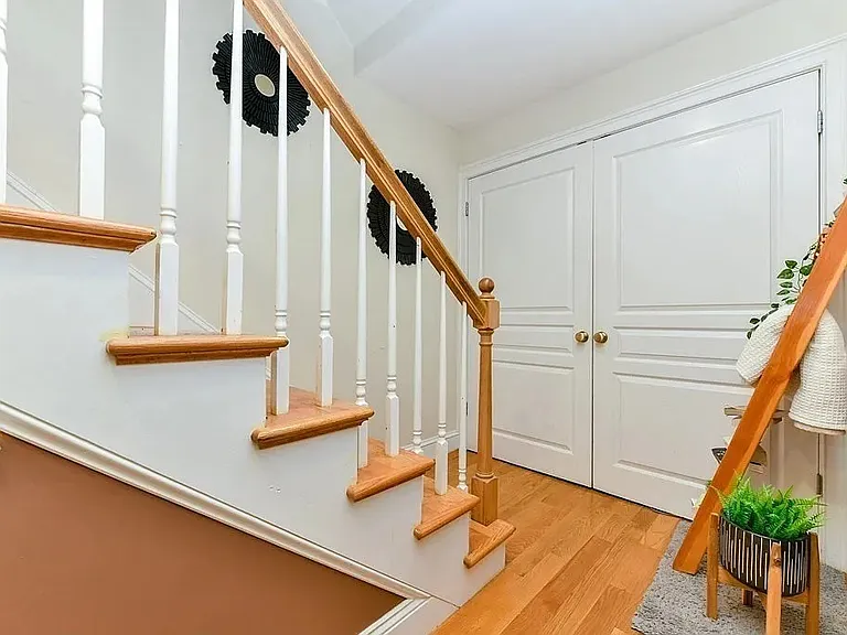 732 E 6th St #1 — Photo 14