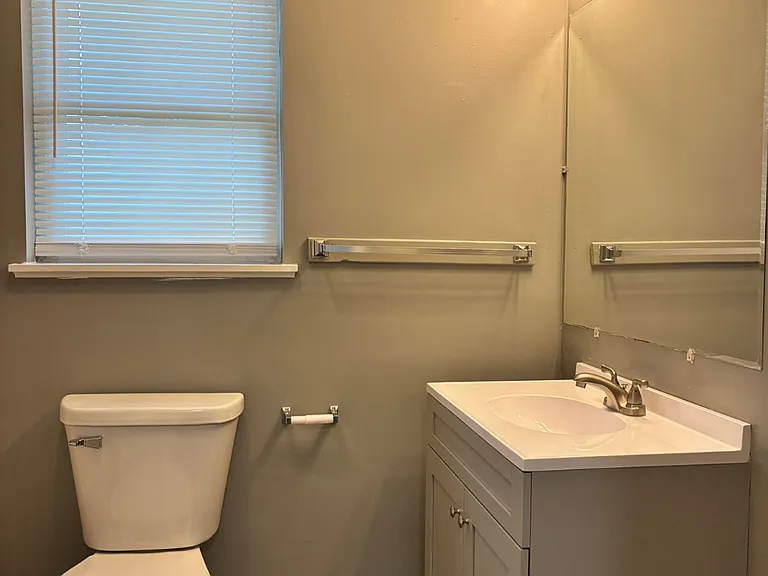 505 S 13th 1/2 St — Photo 2