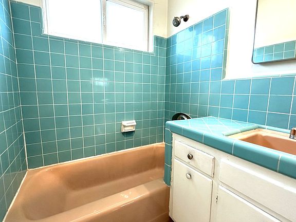 5th image of 4525 Kansas St APT 9